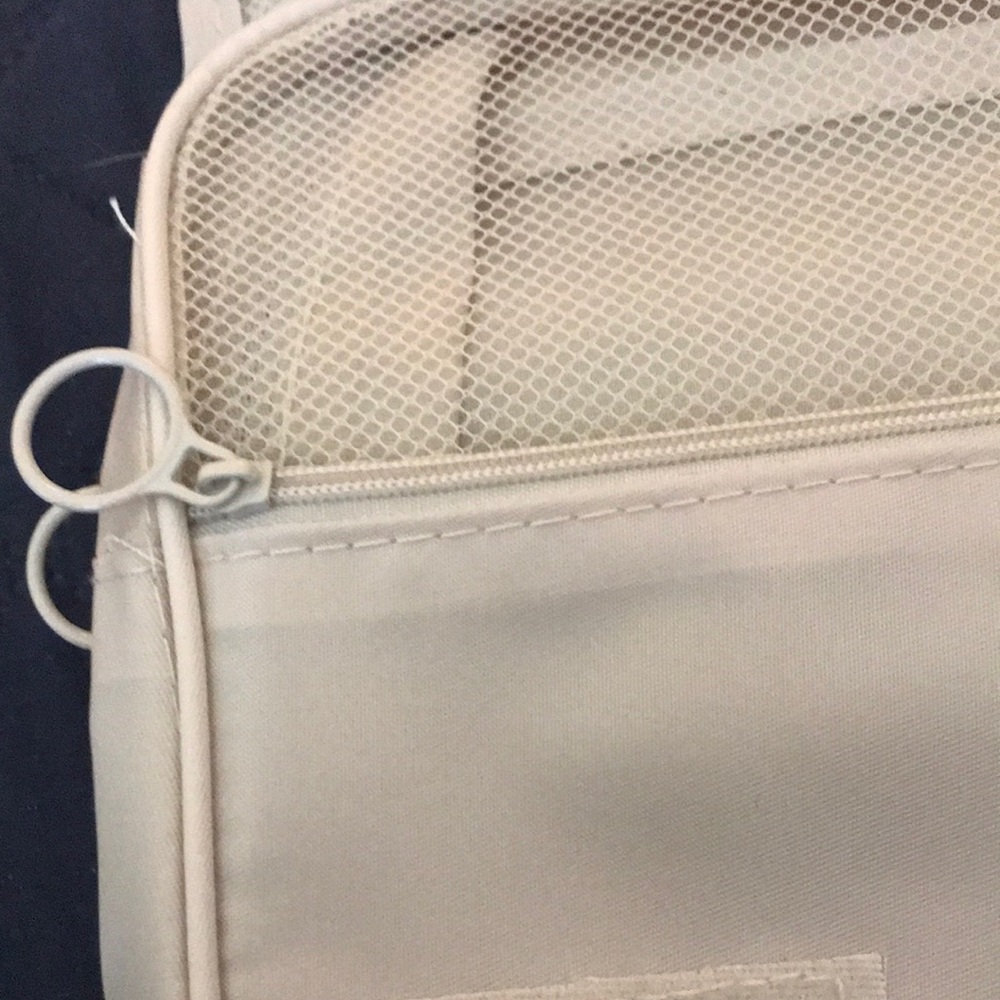 Compact Cream Travel Organizer Pouch - Picture 7 of 9